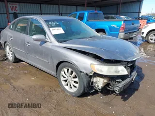 2008 Hyundai Azera Limited with VIN KMHFC46F28A282406, listed as a IAAI auction lot 41644061 with Not Provided miles. Bid and sale history available at carsss.com. Image 1.