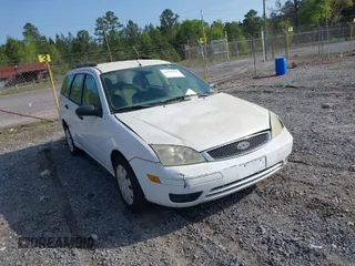 2006 Ford Focus SE with VIN 1FAFP36N76W179286, listed as a IAAI auction lot 41988568 with 277,009 mi miles and . Bid and sale history available at carsss.com. Image 1.