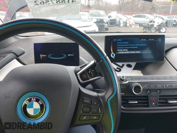 2017 BMW i3 z VIN WBY1Z8C39HV891353, wystawiony jako IAAI lot #41887562 z przebiegiem 82 295 mil mil oraz . Historia ofert i sprzedaży dostępna na DreamBid. Obrazek 18.