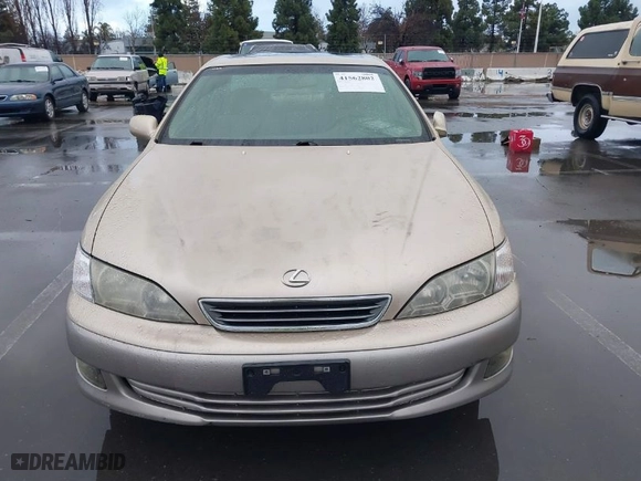 2001 Lexus ES 300 with VIN JT8BF28G210316181, listed as a IAAI auction lot 41562802 with NaN miles. Bid and sale history available at carsss.com. Image 12.