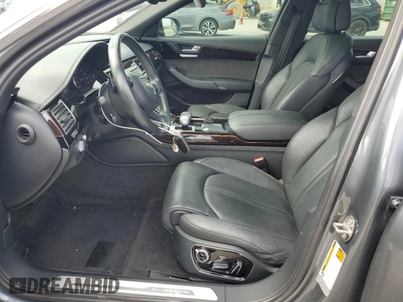 2018 Audi A8 z VIN WAU44AFD0JN000586, wystawiony jako Copart lot #73373174 z przebiegiem 45 183 mil mil oraz Szkoda całkowita • Salvage title. Historia ofert i sprzedaży dostępna na DreamBid. Obrazek 7.