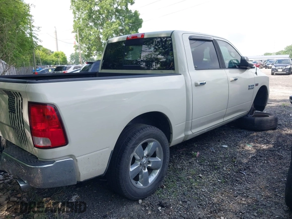 2016 Ram 1500 Lone Star z VIN 3C6RR6LT4GG300840, wystawiony jako IAAI lot #42456323 z przebiegiem 284 933 mil mil oraz . Historia ofert i sprzedaży dostępna na DreamBid. Obrazek 4.
