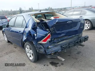 2007 Ford Fusion SE with VIN 3FAHP07117R175015, listed as a IAAI auction lot 41881420 with 217,978 mi miles. Bid and sale history available at carsss.com. Image 3.