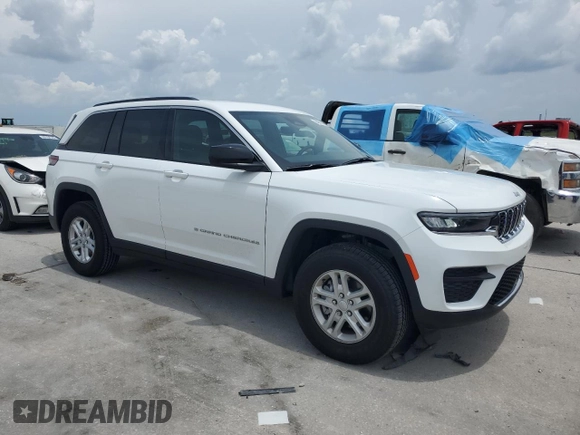 2025 Jeep Grand Cherokee Altitude with VIN 1C4RJGAGXSC281508, listed as a Copart auction lot 64841415 with 2,231 mi miles and Salvage title. Bid and sale history available at DreamBid. Image 4.