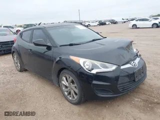 2016 Hyundai Veloster with VIN KMHTC6AD4GU281940, listed as a IAAI auction lot 41261313 with 88,118 mi miles. Bid and sale history available at carsss.com. Image 1.