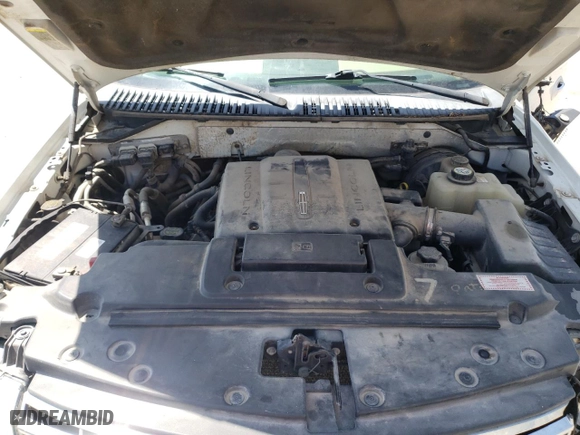 2008 Lincoln Navigator with VIN 5LMFU28508LJ12942, listed as a Copart auction lot 64409014 with 239,091 mi miles and Non Repairable. Bid and sale history available at carsss.com. Image 12.