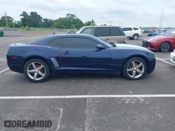 2011 Chevrolet Camaro 1LT with VIN 2G1FB1ED0B9140122, listed as a IAAI auction lot 42538043 with 202,703 mi miles and . Bid and sale history available at DreamBid. Image 13.
