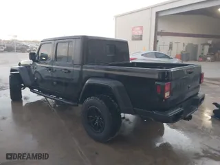 2022 Jeep Gladiator Willys with VIN 1C6HJTAG7NL132408, listed as a IAAI auction lot 41206764 with 57,185 mi miles. Bid and sale history available at carsss.com. Image 3.
