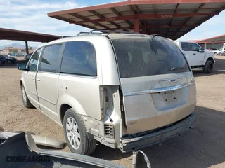 2014 Chrysler Town & Country Touring with VIN 2C4RC1BG9ER272798, listed as a IAAI auction lot 41555830 with 120,611 mi miles. Bid and sale history available at carsss.com. Image 3.