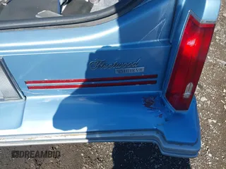 1988 Cadillac Fleetwood z VIN 1G6CB5152J4228237, wystawiony jako IAAI lot #42232983 z przebiegiem Nie podano mil oraz . Historia ofert i sprzedaży dostępna na DreamBid. Obrazek 6.