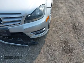 2013 Mercedes-Benz C 300 Sport с VIN WDDGF8AB5DR283434, выставлен на аукционе IAAI как лот 42375781 с пробегом 87 364 миль миль и . История ставок и продаж доступна на DreamBid. Изображение 14.