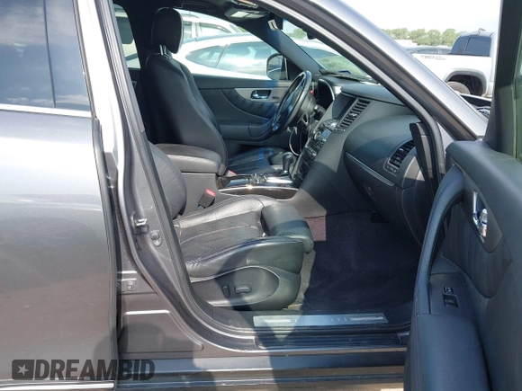 2016 Infiniti QX70 with VIN JN8CS1MU2GM130315, listed as a IAAI auction lot 42483940 with 110,842 mi miles and . Bid and sale history available at DreamBid. Image 5.