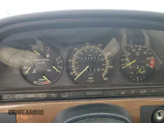 1989 Mercedes-Benz 420 420SEL with VIN WDBCA35E1KA465561, listed as a Copart auction lot 61400034 with 95,852 mi miles and Non Repairable. Bid and sale history available at carsss.com. Image 9.