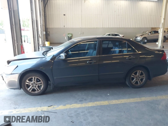 2006 Honda Accord EX-L z VIN 1HGCM56816A056450, wystawiony jako IAAI lot #42185375 z przebiegiem 314 620 mil mil oraz . Historia ofert i sprzedaży dostępna na DreamBid. Obrazek 15.