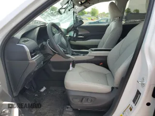 2024 Toyota Highlander Hybrid XLE z VIN 5TDACAB52RS028855, wystawiony jako Copart lot #56108855 z przebiegiem 4630 mil mil oraz Szkoda całkowita • Salvage title. Historia ofert i sprzedaży dostępna na DreamBid. Obrazek 7.