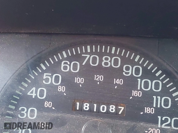 2001 Ford Crown Victoria Police Interceptor z VIN 2FAFP71W91X190763, wystawiony jako IAAI lot #41781221 z przebiegiem 181 087 mil mil oraz . Historia ofert i sprzedaży dostępna na DreamBid. Obrazek 16.