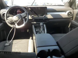 2024 Chevrolet Colorado 4WD LT z VIN 1GCPTCEK8R1169613, wystawiony jako Copart lot #56467265 z przebiegiem Nie podano mil oraz Nie do naprawy • Non repairable. Historia ofert i sprzedaży dostępna na DreamBid. Obrazek 8.