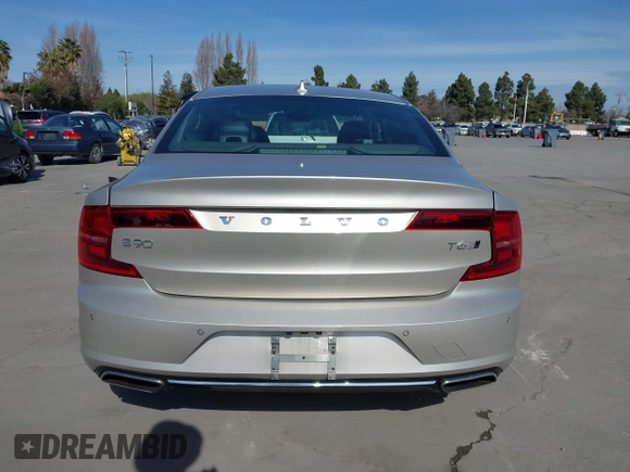 2018 Volvo S90 Inscription z VIN LVY992MLXJP004376, wystawiony jako IAAI lot #41850741 z przebiegiem 50 164 mil mil oraz . Historia ofert i sprzedaży dostępna na DreamBid. Obrazek 16.