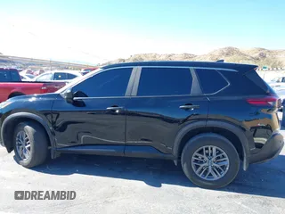 2023 Nissan Rogue S z VIN 5N1BT3AB7PC690643, wystawiony jako IAAI lot #41554667 z przebiegiem 37 993 mil mil oraz . Historia ofert i sprzedaży dostępna na DreamBid. Obrazek 14.