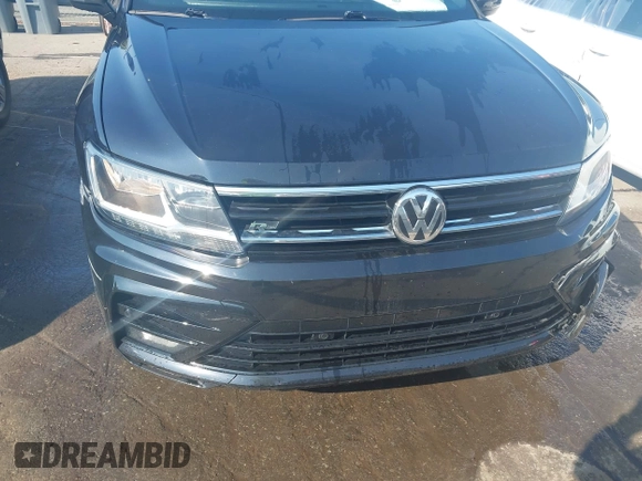 2019 Volkswagen Tiguan SE z VIN 3VV3B7AX3KM135261, wystawiony jako IAAI lot #42600904 z przebiegiem 62 026 mil mil oraz . Historia ofert i sprzedaży dostępna na DreamBid. Obrazek 18.