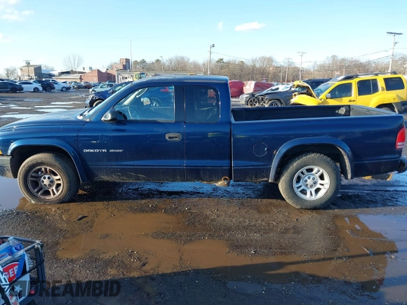2002 Dodge Dakota Sport with VIN 1B7GL32X52S569340, listed as a IAAI auction lot 41541480 with 176,632 mi miles. Bid and sale history available at carsss.com. Image 14.