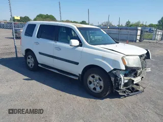 2011 Honda Pilot LX with VIN 5FNYF4H21BB094179, listed as a IAAI auction lot 42012733 with 183,546 mi miles. Bid and sale history available at carsss.com. Image 1.