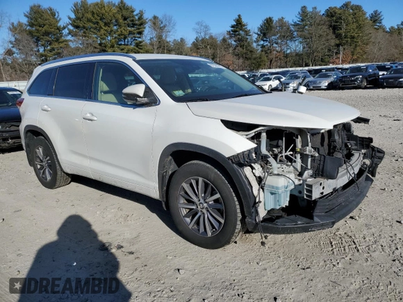 2017 Toyota Highlander XLE with VIN 5TDJZRFH2HS472351, listed as a Copart auction lot 87500745 with 82,955 mi miles and Salvage title. Bid and sale history available at DreamBid. Image 4.