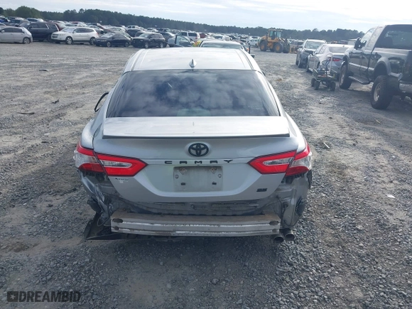 2020 Toyota Camry SE with VIN 4T1J11AKXLU879877, listed as a IAAI auction lot 40827028 with 176,872 mi miles. Bid and sale history available at carsss.com. Image 17.