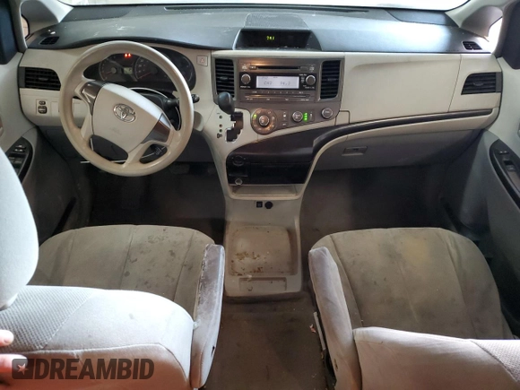 2011 Toyota Sienna with VIN 5TDZK3DC2BS006079, listed as a Copart auction lot 47065045 with 195,663 mi miles and Salvage Title. Bid and sale history available at carsss.com. Image 8.