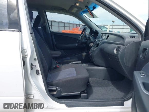 2004 Mitsubishi Outlander LS z VIN JA4LZ31F04U060022, wystawiony jako IAAI lot #41775408 z przebiegiem 83 515 mil mil oraz . Historia ofert i sprzedaży dostępna na DreamBid. Obrazek 5.