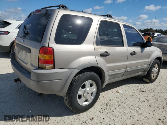 2001 Ford Escape XLT with VIN 1FMCU04101KF61126, listed as a Copart auction lot 76174744 with 0 mi miles and Salvage Title. Bid and sale history available at carsss.com. Image 3.