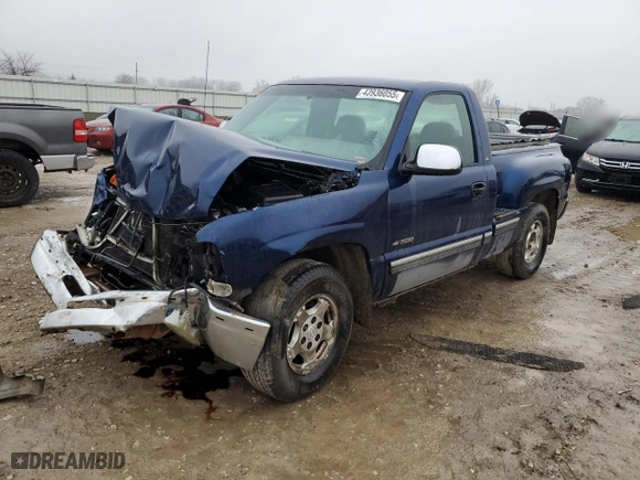 2002 Chevrolet Silverado 1500 LS with VIN 1GCEC14V22Z113293, listed as a Copart auction lot 43936055 with 274,597 mi miles and Salvage Title. Bid and sale history available at carsss.com. Image 1.