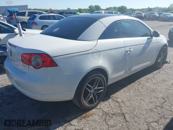 2007 Volkswagen Eos 2.0T with VIN WVWDA71F37V001862, listed as a IAAI auction lot 42023500 with 177,419 mi miles and . Bid and sale history available at DreamBid. Image 4.