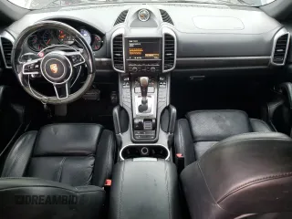 2016 Porsche Cayenne с VIN WP1AA2A20GLA11522, выставлен на аукционе Copart как лот 62493555 с пробегом 43 757 миль миль и Списание • Salvage title. История ставок и продаж доступна на DreamBid. Изображение 8.