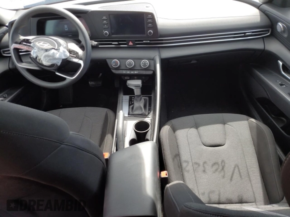 2024 Hyundai Elantra SE with VIN KMHLL4DG8RU803224, listed as a Copart auction lot 61281185 with 11,697 mi miles and Non repairable. Bid and sale history available at DreamBid. Image 8.