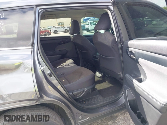 2023 Toyota Highlander L z VIN 5TDKDRAH7PS509046, wystawiony jako IAAI lot #41572986 z przebiegiem 50 039 mil mil oraz . Historia ofert i sprzedaży dostępna na DreamBid. Obrazek 8.