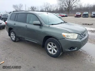 2008 Toyota Highlander with VIN JTEES41A882086734, listed as a IAAI auction lot 41964812 with 211,665 mi miles. Bid and sale history available at carsss.com. Image 1.