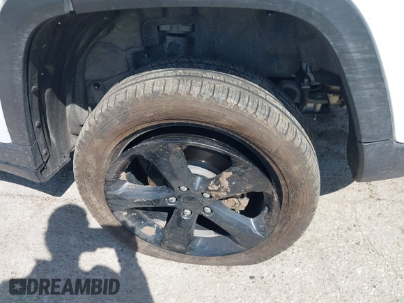 2024 Jeep Grand Cherokee Limited with VIN 1C4RJHBG5R8600766, listed as a IAAI auction lot 42110938 with 13,188 mi miles and . Bid and sale history available at DreamBid. Image 19.