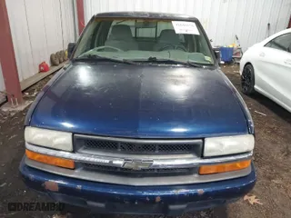 2003 Chevrolet S-10 with VIN 1GCCS19X238169679, listed as a IAAI auction lot 41842156 with 83,940 mi miles. Bid and sale history available at carsss.com. Image 6.
