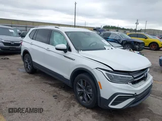 2022 Volkswagen Tiguan SE with VIN 3VV3B7AX0NM161398, listed as a IAAI auction lot 41290692 with 47,970 mi miles and . Bid and sale history available at DreamBid. Image 1.