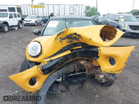 2015 MINI Hardtop 4 Door z VIN WMWXS5C54FT833253, wystawiony jako IAAI lot #42247647 z przebiegiem Nie podano mil oraz . Historia ofert i sprzedaży dostępna na DreamBid. Obrazek 11.