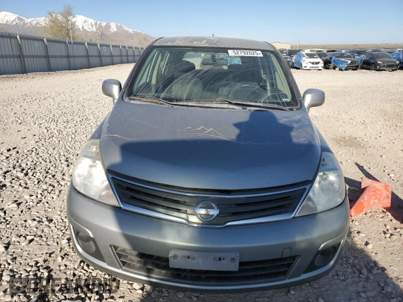2010 Nissan Versa S z VIN 3N1BC1CP8AL423169, wystawiony jako Copart lot #52792625 z przebiegiem Nie podano mil oraz Czysty tytuł • Clean title. Historia ofert i sprzedaży dostępna na DreamBid. Obrazek 5.