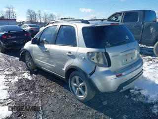 2007 Suzuki SX4 with VIN JS2YB413775101357, listed as a IAAI auction lot 41560985 with 216,705 mi miles. Bid and sale history available at carsss.com. Image 3.