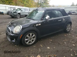 2010 MINI Convertible S z VIN WMWMS3C52ATY09453, wystawiony jako Copart lot #88433535 z przebiegiem Nie podano mil oraz Nie do naprawy • Non repairable. Historia ofert i sprzedaży dostępna na DreamBid. Obrazek 1.