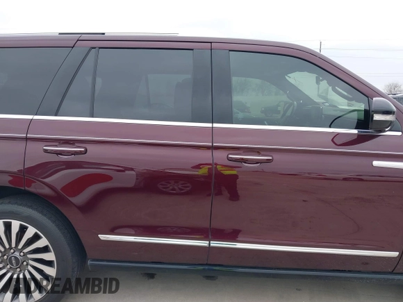 2021 Lincoln Navigator Reserve z VIN 5LMJJ2LT2MEL17430, wystawiony jako IAAI lot #41623672 z przebiegiem 21 706 mil mil oraz . Historia ofert i sprzedaży dostępna na DreamBid. Obrazek 13.