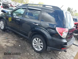 2011 Subaru Forester 2.5X Premium with VIN JF2SHBDCXBH770505, listed as a IAAI auction lot 41945500 with 1 mi miles. Bid and sale history available at carsss.com. Image 3.