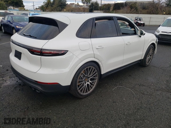 2022 Porsche Cayenne z VIN WP1AA2AY4NDA06206, wystawiony jako Copart lot #70961832 z przebiegiem Nie podano mil oraz . Historia ofert i sprzedaży dostępna na DreamBid. Obrazek 3.
