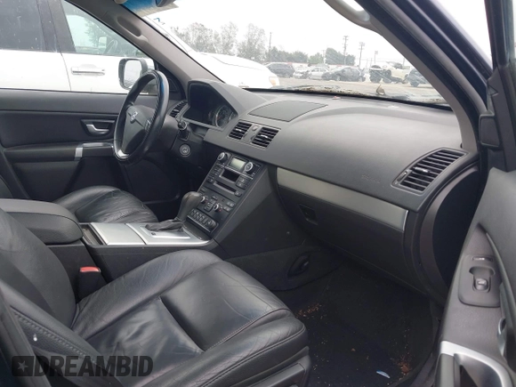 2014 Volvo XC90 with VIN YV4952CY8E1688625, listed as a IAAI auction lot 42046705 with 121,880 mi miles. Bid and sale history available at carsss.com. Image 5.