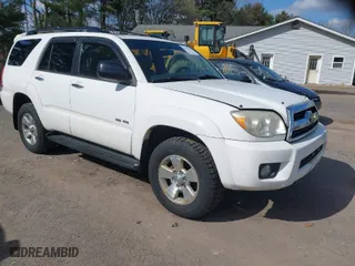 2006 Toyota 4Runner SR5 with VIN JTEBU14R168070401, listed as a IAAI auction lot 41977312 with 195,902 mi miles. Bid and sale history available at carsss.com. Image 1.