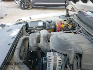 2007 Chevrolet Silverado 1500 1LT z VIN 3GCEK13M97G506131, wystawiony jako IAAI lot #42386437 z przebiegiem 166 712 mil mil oraz . Historia ofert i sprzedaży dostępna na DreamBid. Obrazek 19.